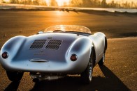 60 éve a versenypályákon él ez a Porsche 16