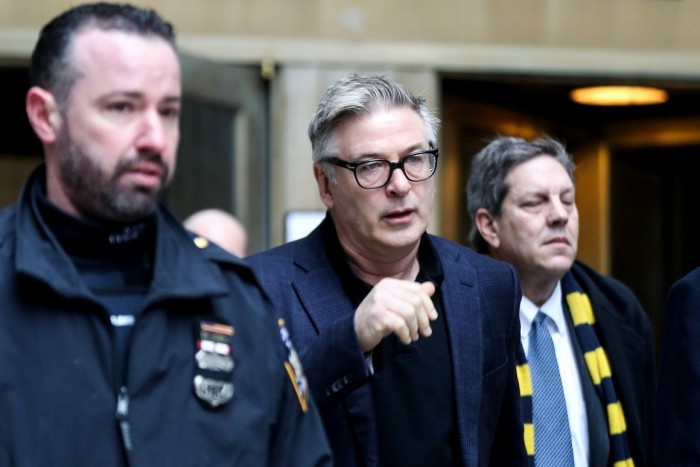 Egy parkolóhely miatt veszett össze Alec Baldwin egy autóssal