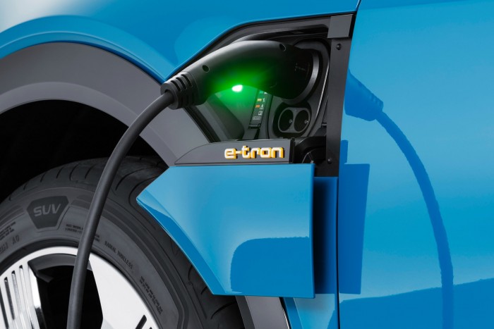 A németek nagyon akarják a villanyautókat