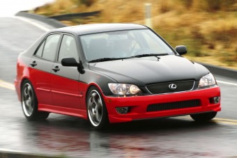 Nulladik típusú Lexus sportautó