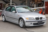 Csak évi 900 kilométert futott ez a 3-as BMW 17