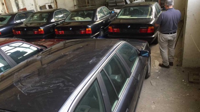 25 éve porosodó, sosem használt BMW-ket fedeztek fel Bulgáriában 8
