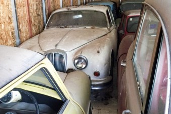 Klasszikus autókra bukkantak egy amerikai raktárban