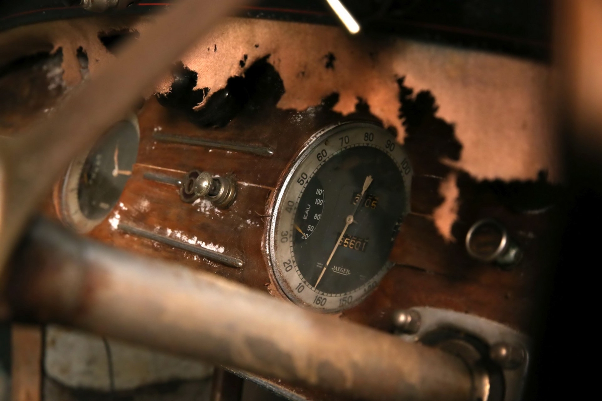 f944d5d2-1937-bugatti-type-57-cabriolet-13 | Vezess