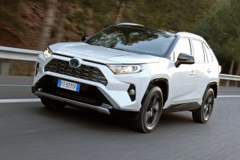 Új RAV4 – tágasabb, erősebb a legnépszerűbb Toyota SUV