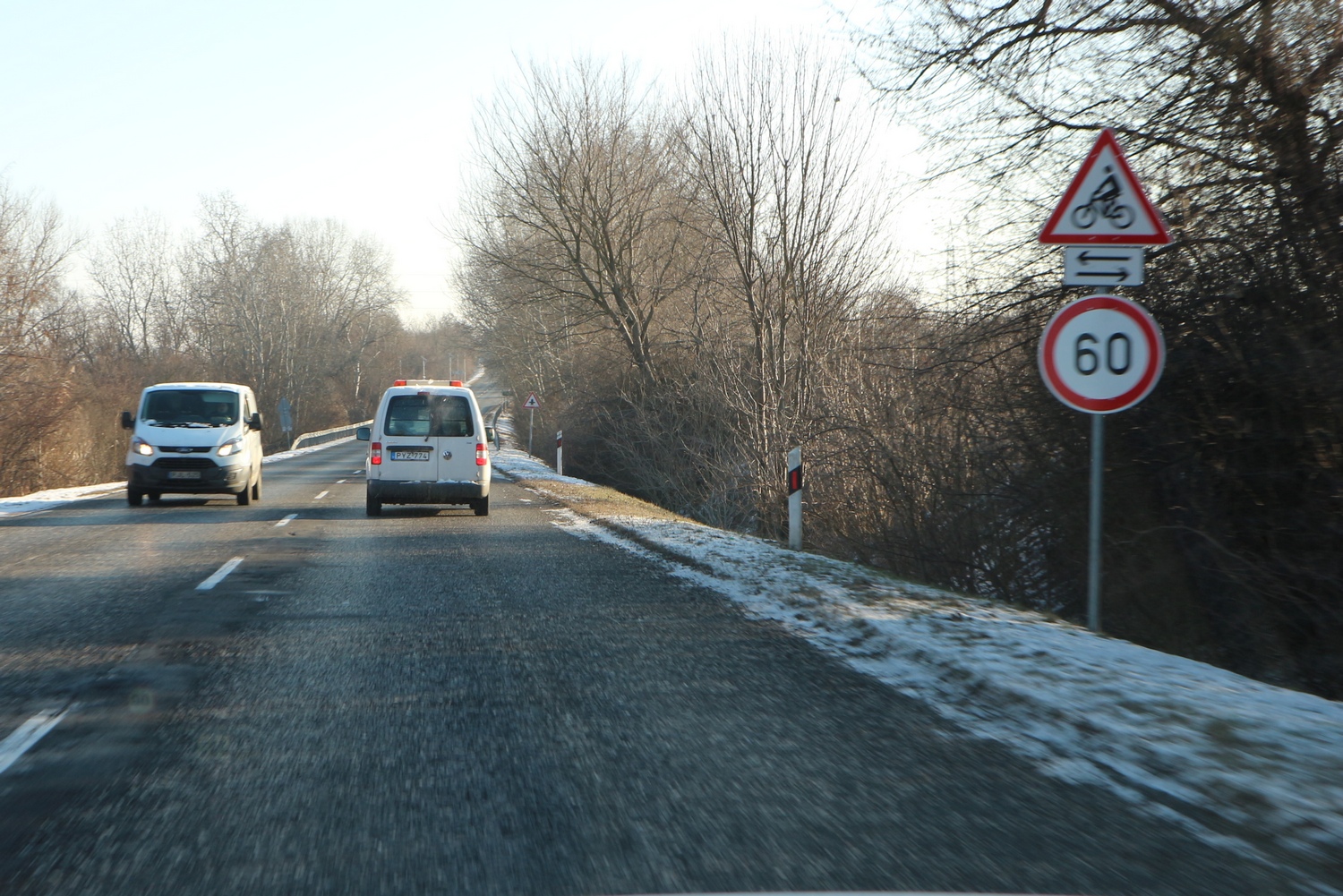 Nőnek ki a földből a 60-as táblák, mint eső után a gomba 5