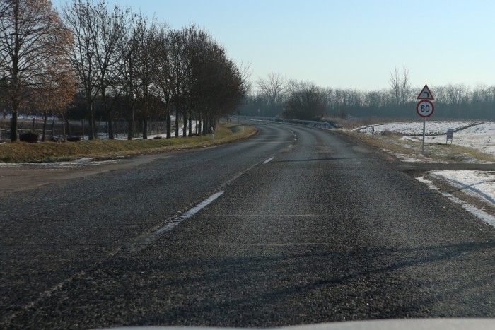 Nőnek ki a földből a 60-as táblák, mint eső után a gomba 2