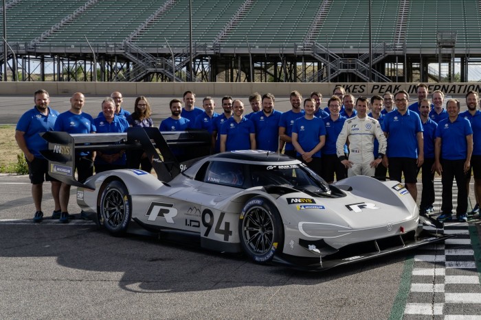 Újabb világcsúcsra készül a Volkswagen 4 | Vezess Újabb világcsúcsra készül a Volkswagen 4