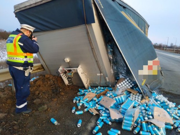Sörkatasztrófa Miskolctól nem messze a 37-esen 1 Sörkatasztrófa Miskolctól nem messze a 37-esen 1