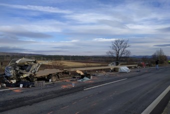 Megrázó fotókon az M2-esen történt tragédia