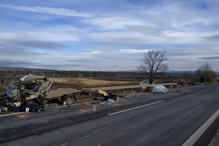 Megrázó fotókon az M2-esen történt tragédia