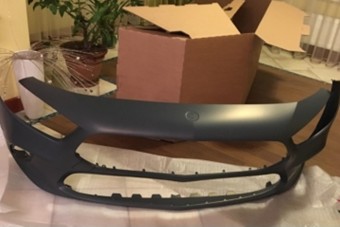 Lopják a kecskeméti Mercedes lökhárítóját