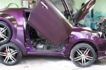 Furcsa nyolckerekű mutáns Toyotát videóztak Indonéziában