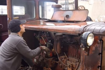 Már közel négymilliós nézettségnél jár ez a magyar traktorindítás