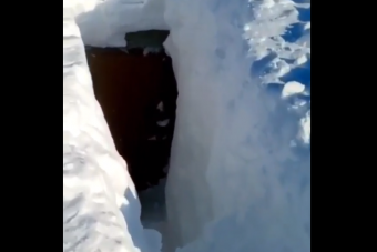 Egyszerűen eltűnt a garázs az óriási havazásban