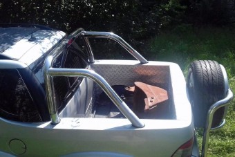 Nem csak a plató nagyon furcsa ezen a Mercin