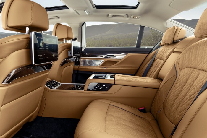 Megújult a BMW 7 4