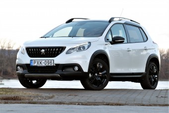 Peugeot 2008 teszt - komoly erő a kis testben