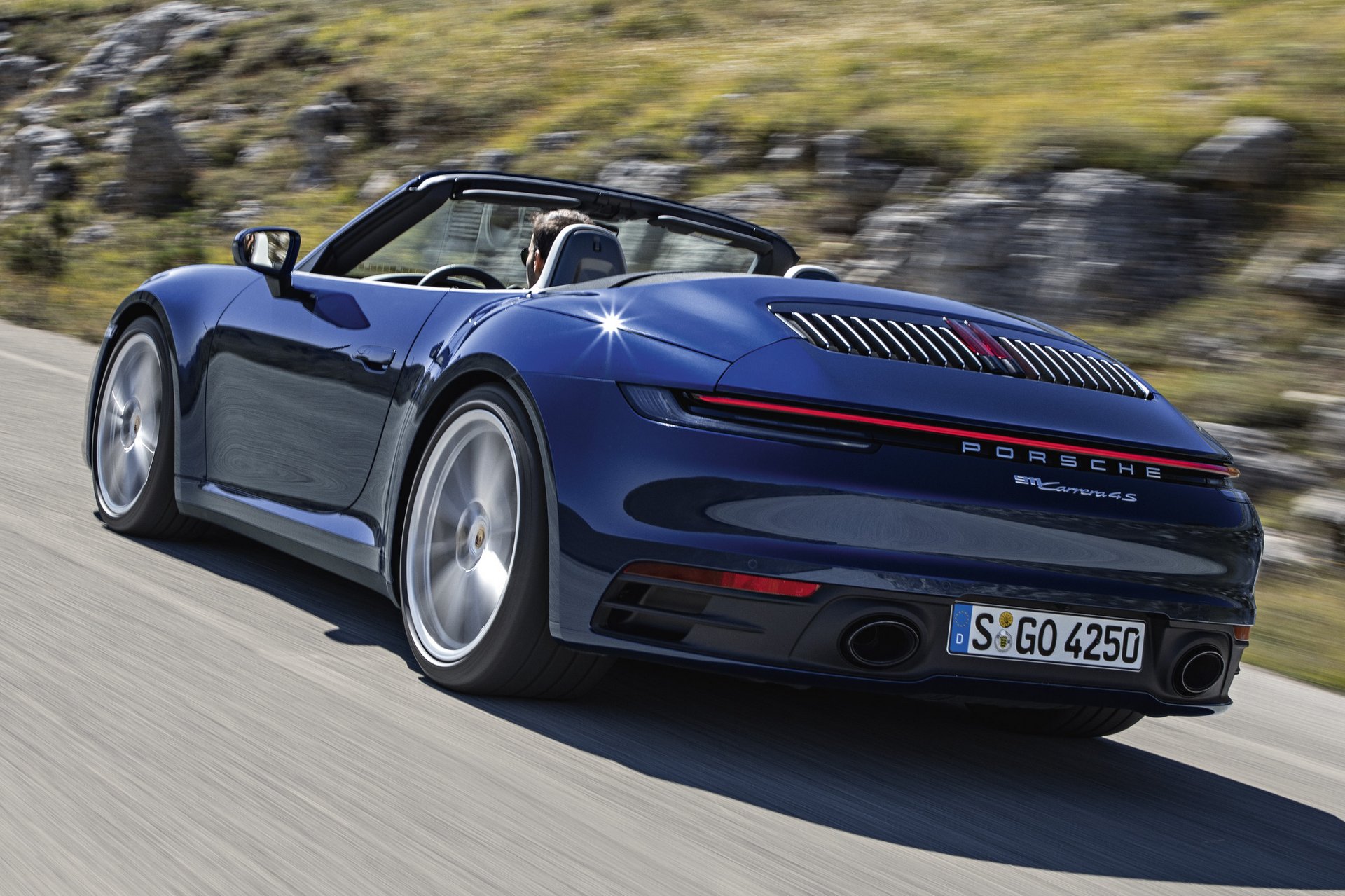 Megérkezett az új generációs Porsche 911 Cabriolet 8