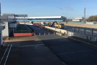 F1: Óriási blama, megint újra kell aszfaltozni a silverstone-i pályát