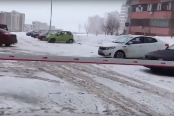 Olyan hideg volt egy orosz városban, hogy reszketett a sorompó