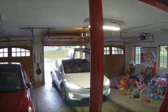 Fájdalmas reccsenés, aztán hangos ordítás