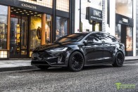 Így lesz dögösebb a Tesla buszlimuzinja 26