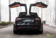 Így lesz dögösebb a Tesla buszlimuzinja 24