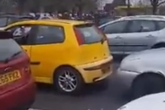 Haver, nincs vontatókötél! Nyugi, fogd meg a söröm...