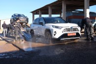 Új RAV4 – tágasabb, erősebb a legnépszerűbb Toyota SUV 47