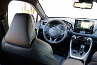 Új RAV4 – tágasabb, erősebb a legnépszerűbb Toyota SUV 52
