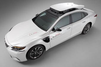 Sokkal okosabb lett a Lexus robotautója