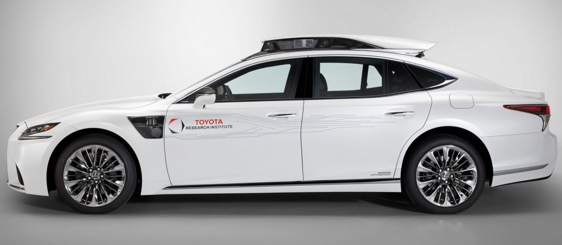 Sokkal okosabb lett a Lexus robotautója