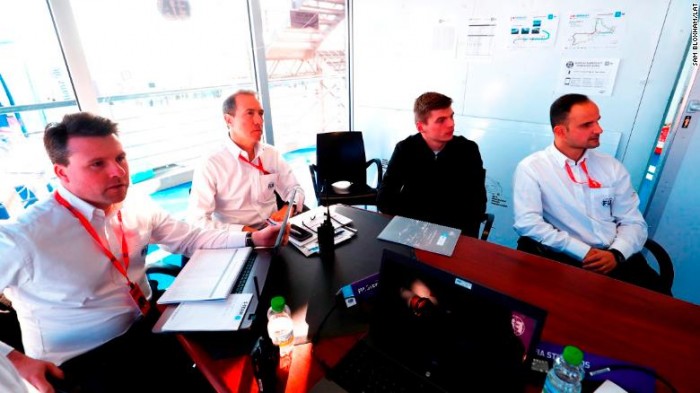 Verstappen: A focibírók szintjén az F1-es stewardok 1