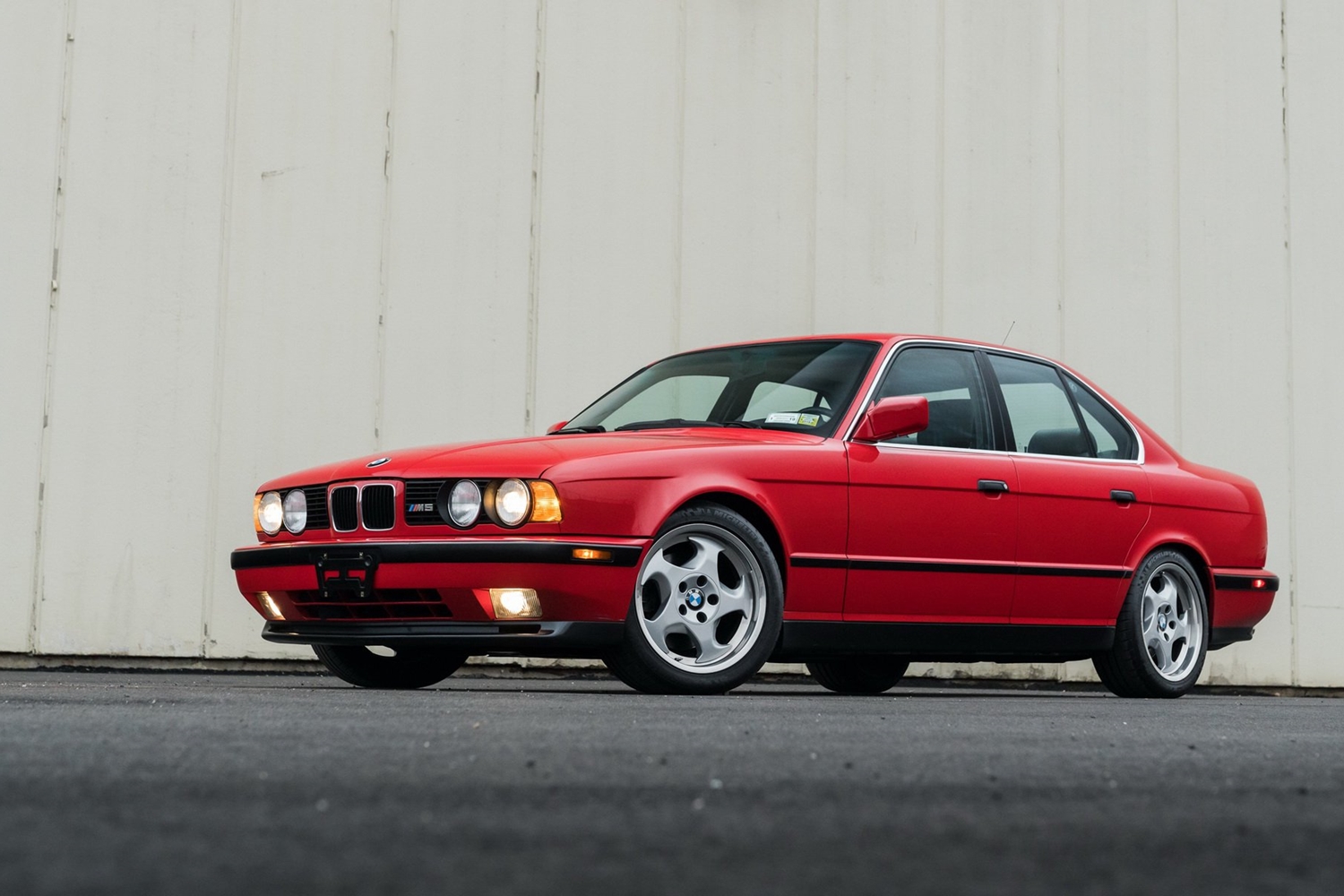 Bármeddig elmennénk ezért a gyönyörű, piros BMW M5-ösöért 1