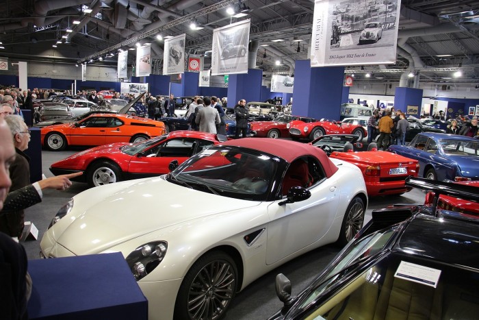 Ladától a százmilliós autólegendákig – képeken a Rétromobile 2019