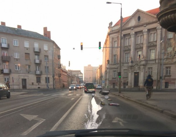 Kád csattant a nyílt utcára Szombathelyen 2 | Vezess Kád csattant a nyílt utcára Szombathelyen 2