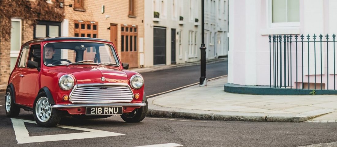 Felvillanyozták a klasszikus Minit és ezzel megszületett a tökéletes városi kisautó