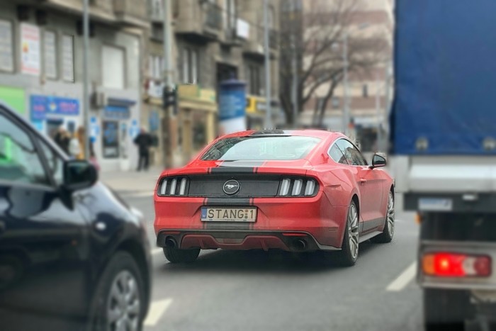 Na, ilyen egyedi rendszám való egy Mustangra! 1 | Vezess Na, ilyen egyedi rendszám való egy Mustangra! 1