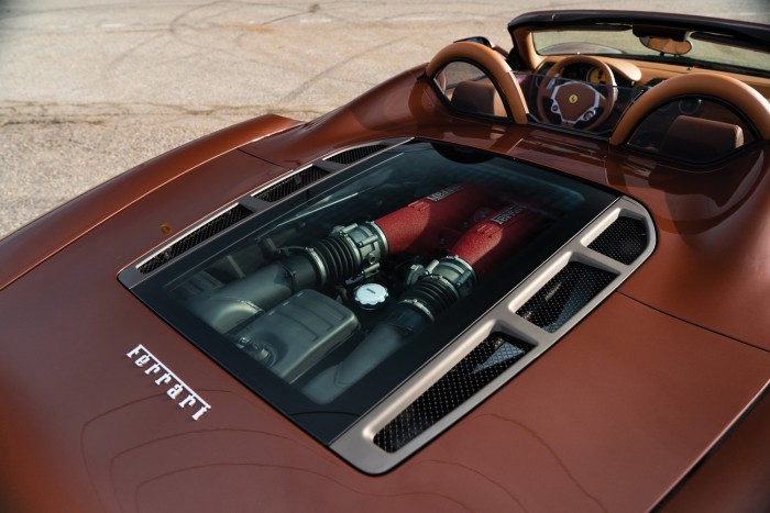 Nem piros, de attól ez még egy Ferrari! 7