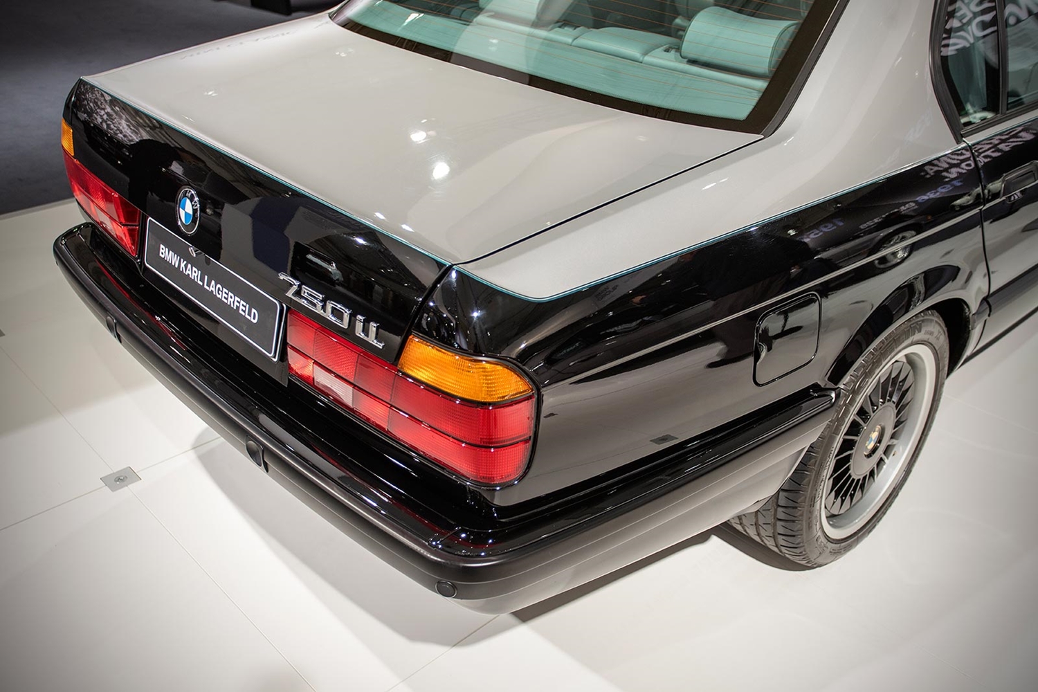 Két egyedi BMW-t is tervezett Karl Lagerfeld 3