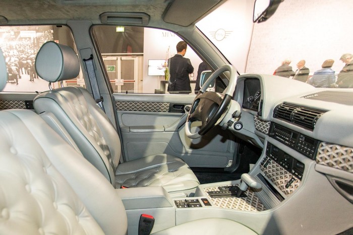 Két egyedi BMW-t is tervezett Karl Lagerfeld 6