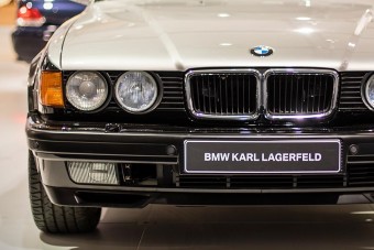 Két egyedi BMW-t is tervezett Karl Lagerfeld