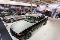 Két egyedi BMW-t is tervezett Karl Lagerfeld 18