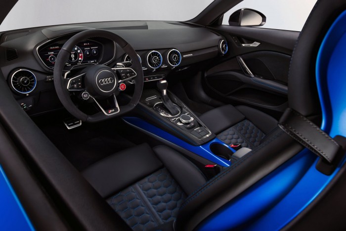 Megújult az Audi TT RS 8 | Vezess Megújult az Audi TT RS 8