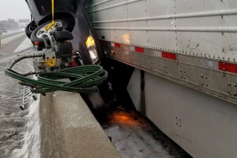 Fotókon a baleset, amelyet szinte lehetetlen volt súlyos sérülés nélkül megúszni, mégis ez történt