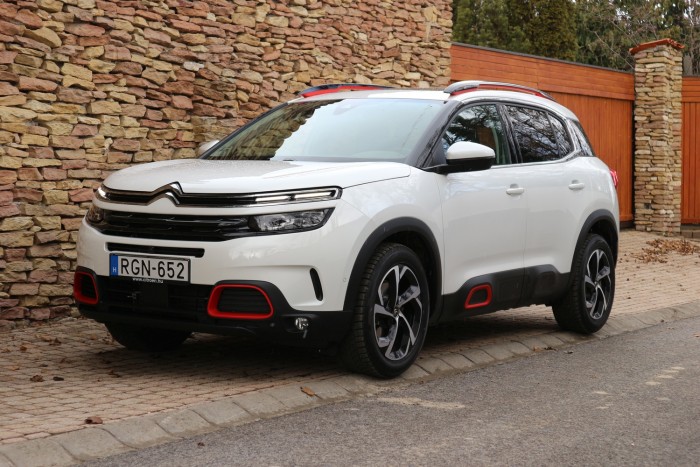 Kategóriarobbantó családi csodával ünnepli századik szülinapját a Citroën 2 Kategóriarobbantó családi csodával ünnepli századik szülinapját a Citroën 2
