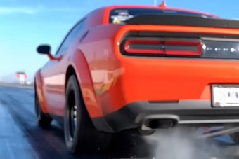 Így robban szét a differenciálmű a méregerős izomautó alatt