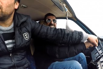 Őrületes szerkezet épült ebből az öreg autóból