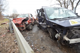 Megrázó fotókon a Vác melletti halálos baleset